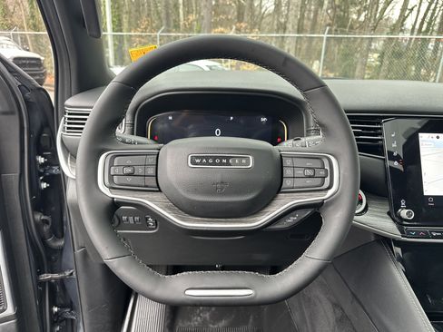 Used 2024 Jeep Wagoneer L Series III w/ Premium Group I image 27