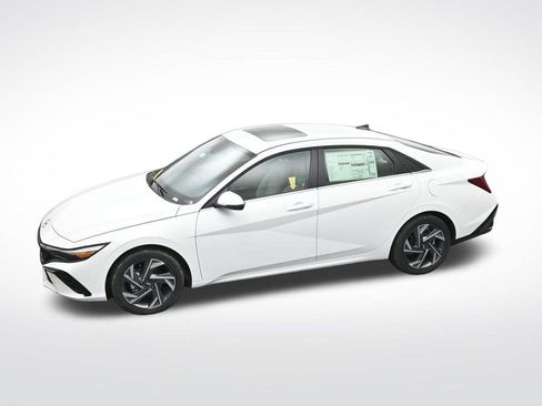 New 2026 Hyundai Elantra Limited FWD image 19