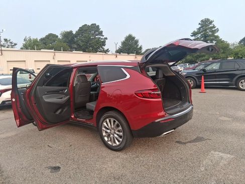 Used 2020 Buick Enclave Essence w/ Sound and Sites Package FWD image 14