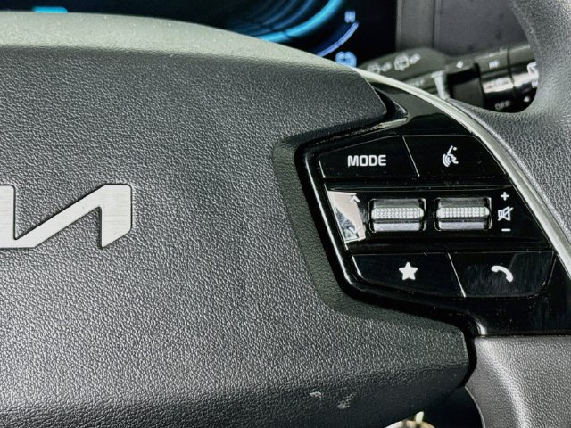 Used 2026 Kia Niro LX FWD image 12