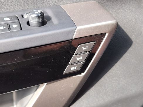 Used 2024 Toyota Tundra Limited image 21