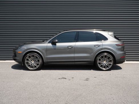 Used 2020 Porsche Cayenne S AWD/4WD image 2
