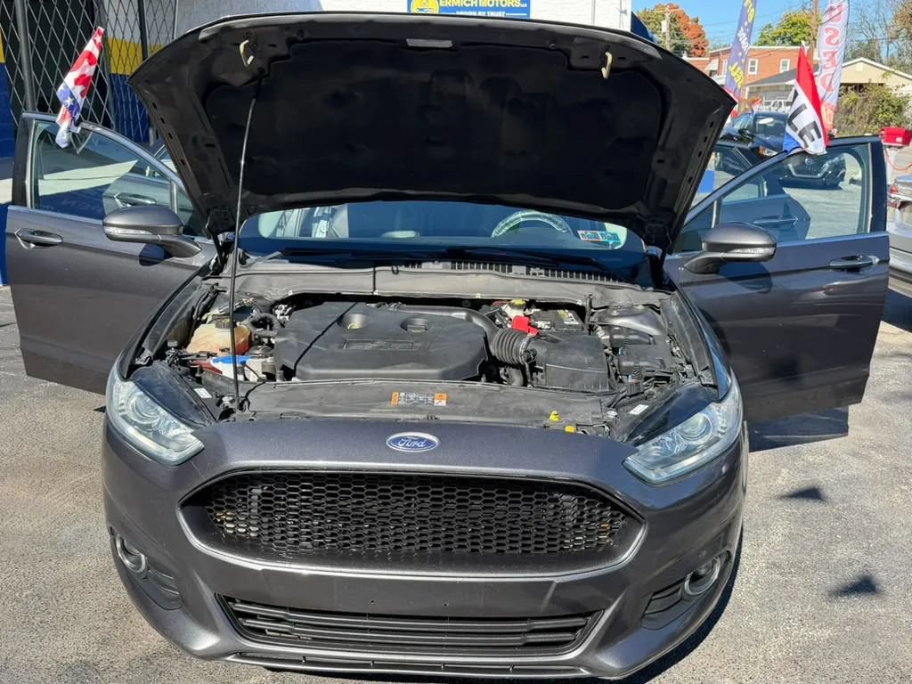 Used 2016 Ford Fusion SE w/ Equipment Group 202A AWD/4WD image 4