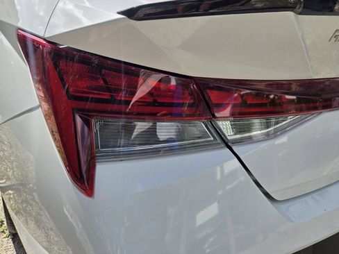 Used 2025 Hyundai Elantra SEL FWD image 8