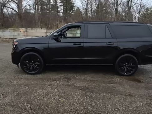 Used 2025 Ford Expedition Max Platinum w/ Stealth Appearance Package AWD/4WD image 7