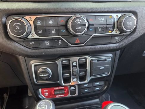 Certified 2025 Jeep Wrangler Unlimited Sport AWD/4WD image 26
