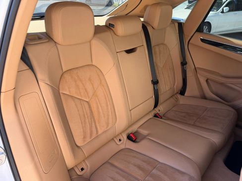 Used 2015 Porsche Macan S image 45