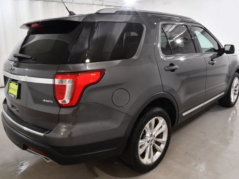 Used 2018 Ford Explorer XLT w/ Equipment Group 202A AWD/4WD image 11