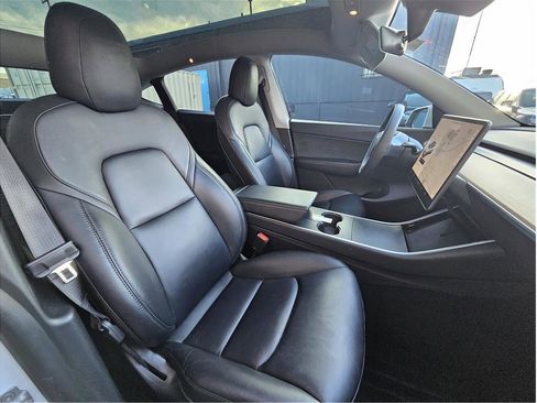 Used 2020 Tesla Model Y Long Range image 4