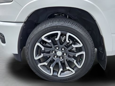 Used 2025 RAM 1500 Limited AWD/4WD image 46