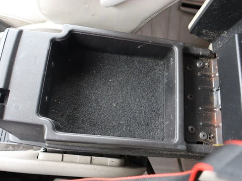 Used 2011 GMC Acadia Denali image 36