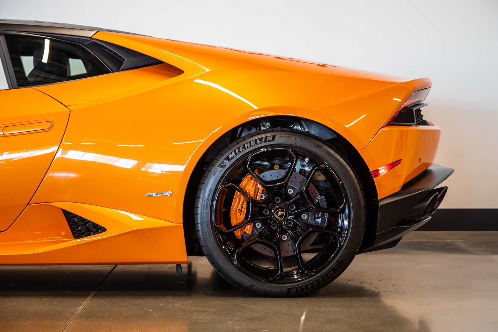 Used 2015 Lamborghini Huracan LP 610-4 AWD/4WD image 18