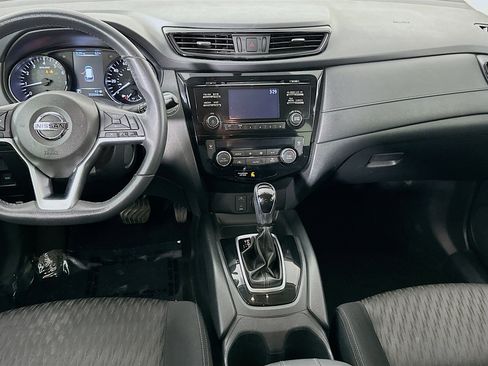 Used 2017 Nissan Rogue SV image 27