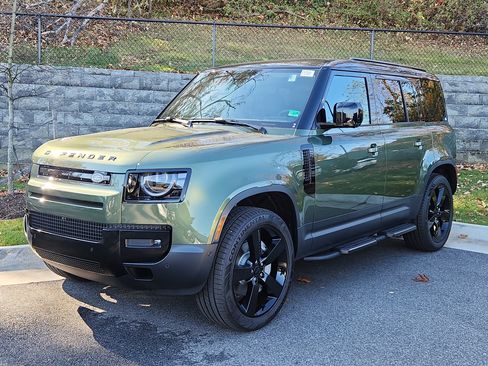 New 2026 Land Rover Defender 110 S image 1