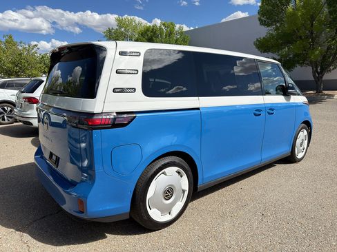 Used 2025 Volkswagen ID. Buzz 1st Edition RWD image 6