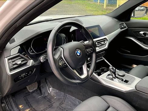 Used 2021 BMW 330i Sedan w/ Driving Assistance Package image 18