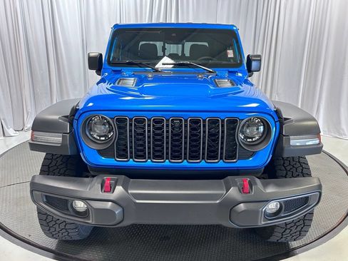 Used 2024 Jeep Gladiator Rubicon w/ Technology Group AWD/4WD image 23