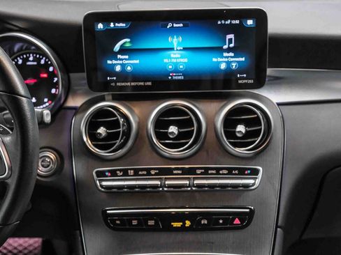 Certified 2022 Mercedes-Benz GLC 300 image 16
