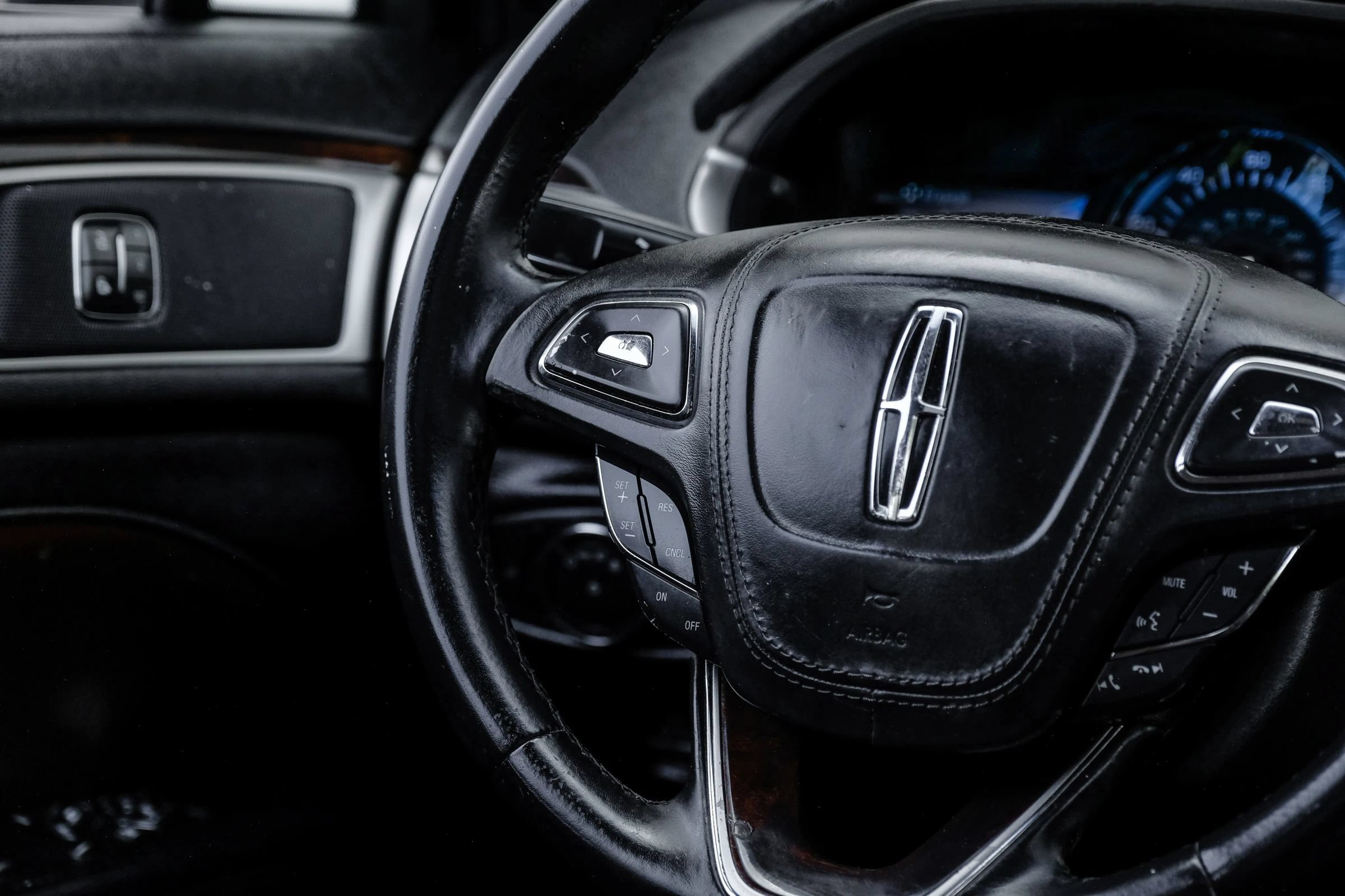Used 2017 Lincoln MKZ Reserve FWD image 25
