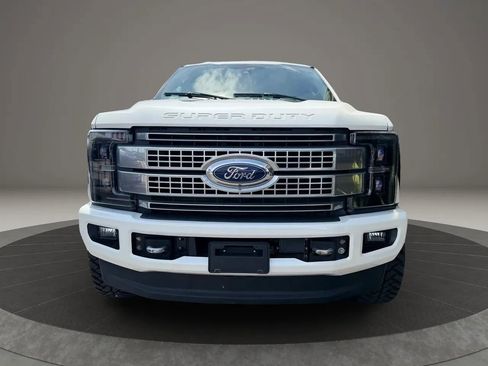 Used 2019 Ford F250 Lariat w/ Lariat Ultimate Package AWD/4WD image 4