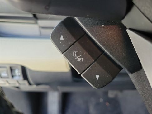 Used 2022 Subaru Ascent Limited image 27