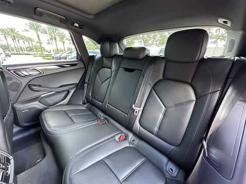Certified 2026 Porsche Macan AWD/4WD image 34