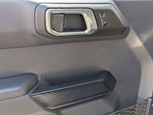 Used 2025 Ford Bronco Big Bend image 13