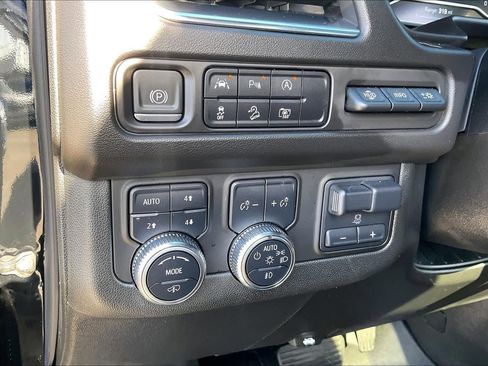 Used 2023 GMC Yukon XL AT4 w/ AT4 Premium Plus Package image 14