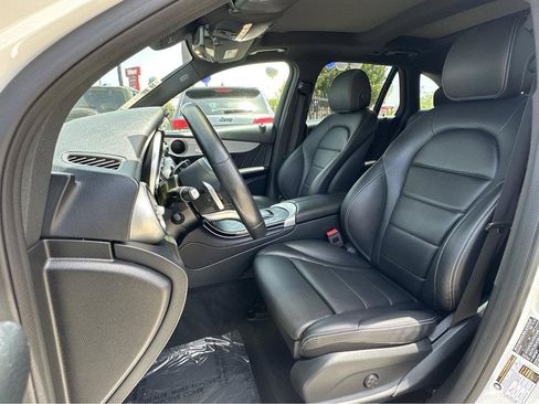 Used 2022 Mercedes-Benz GLC 300 image 8