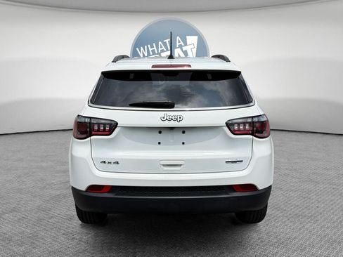 Used 2024 Jeep Compass Latitude AWD/4WD image 5