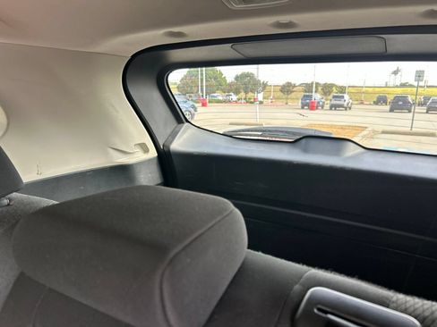 Used 2025 Nissan Rogue SV AWD/4WD image 17