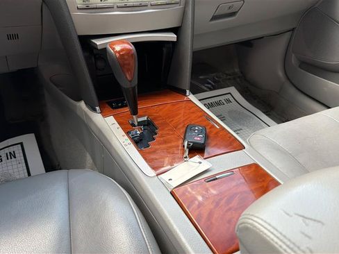 Used 2011 Toyota Camry XLE w/ SE/XLE Extra-Value Pkg FWD image 24