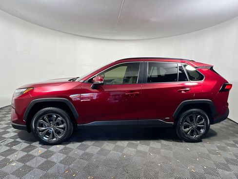 Used 2023 Toyota RAV4 XLE Premium AWD/4WD image 7