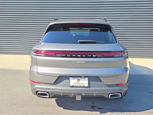 New 2026 Porsche Cayenne image 23