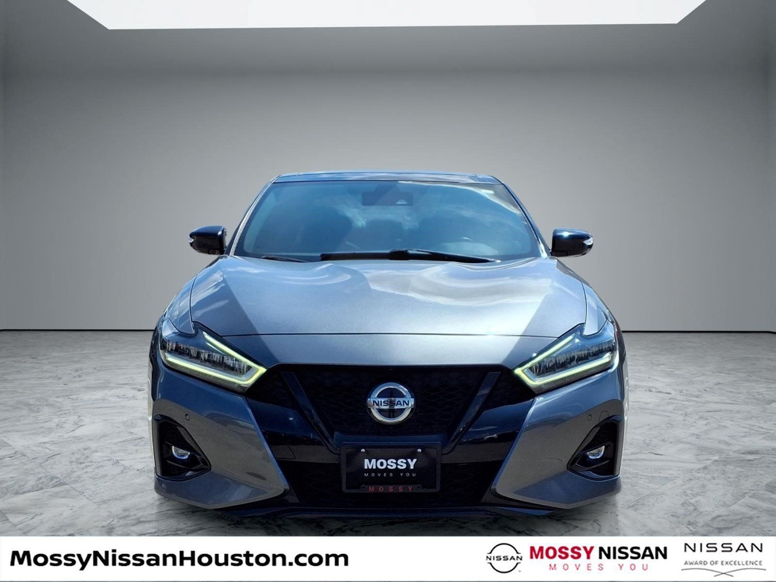 Used 2021 Nissan Maxima SR w/ Sport Mat Group FWD image 3