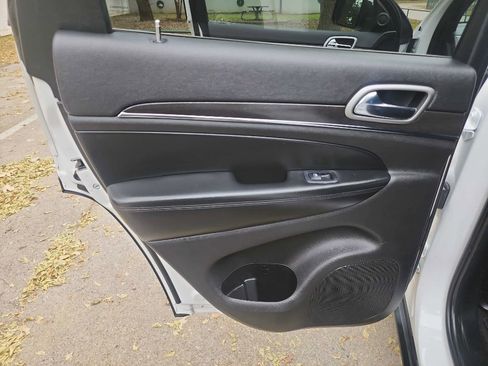Used 2018 Jeep Grand Cherokee Limited RWD image 26