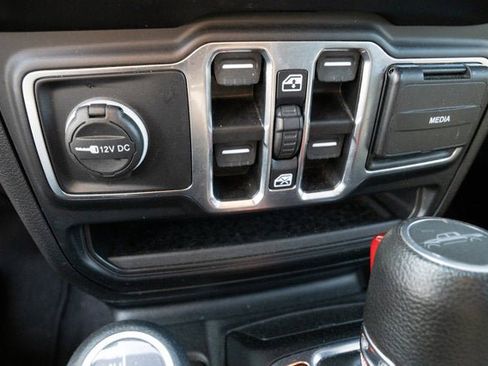 Certified 2023 Jeep Gladiator Overland image 21