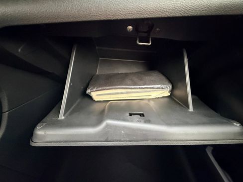 Used 2018 Nissan Kicks SV image 25