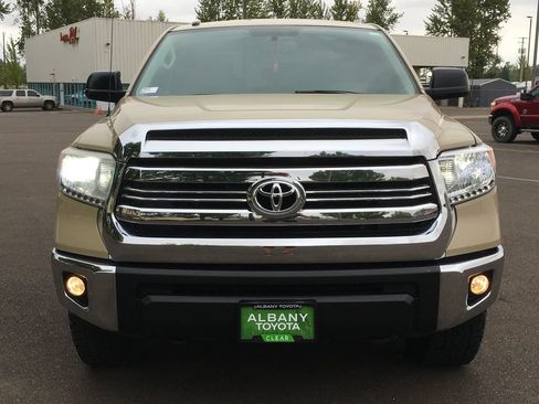 Used 2017 Toyota Tundra SR5 w/ TRD Off Road Package AWD/4WD image 11