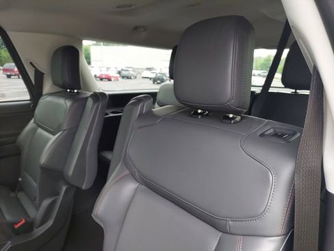 Used 2025 Ford Expedition Max Active AWD/4WD image 17
