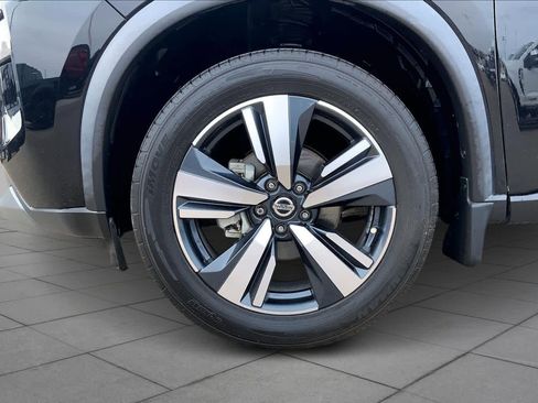 Used 2021 Nissan Rogue SL w/ Premium Package image 10