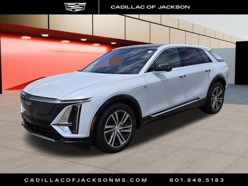 New 2026 Cadillac Lyriq Luxury RWD image 1