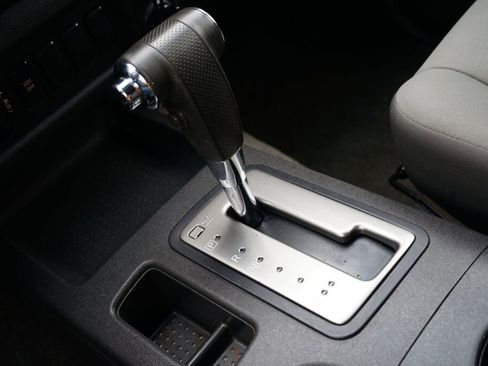 Used 2010 Nissan Xterra X image 16