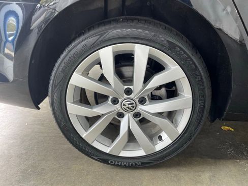 Certified 2019 Volkswagen Golf SE image 31