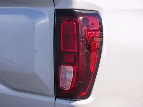 Used 2023 GMC Sierra 1500 Elevation image 10