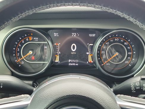 Used 2022 Jeep Wrangler Unlimited Sahara image 18