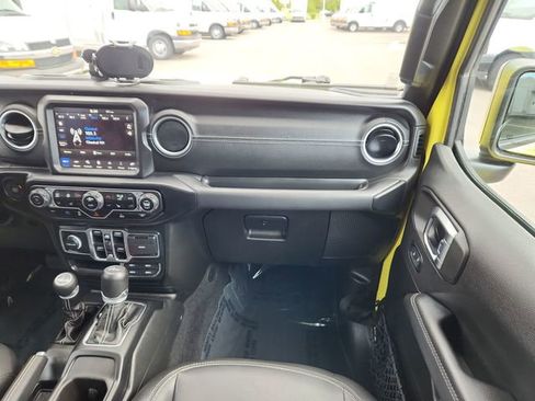 Used 2023 Jeep Wrangler Unlimited Sahara w/ Cold Weather Group AWD/4WD image 24
