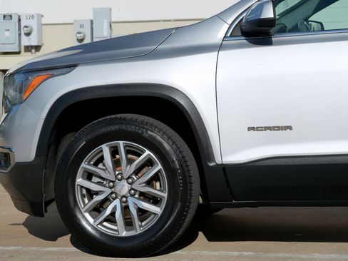 Used 2017 GMC Acadia SLE FWD image 25