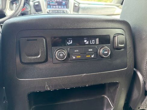 Used 2017 GMC Yukon SLT AWD/4WD image 42