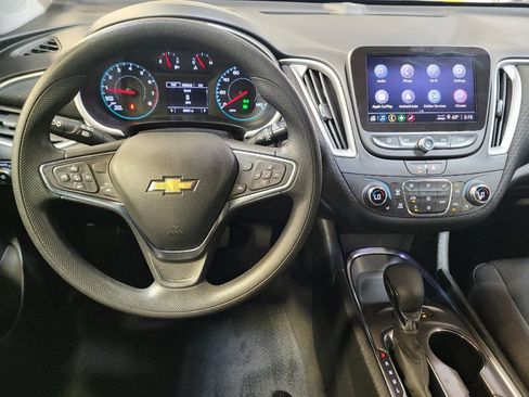 Used 2025 Chevrolet Malibu LT FWD image 22